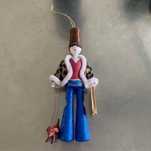 Mods Di Italia lady shopper with dog ornament